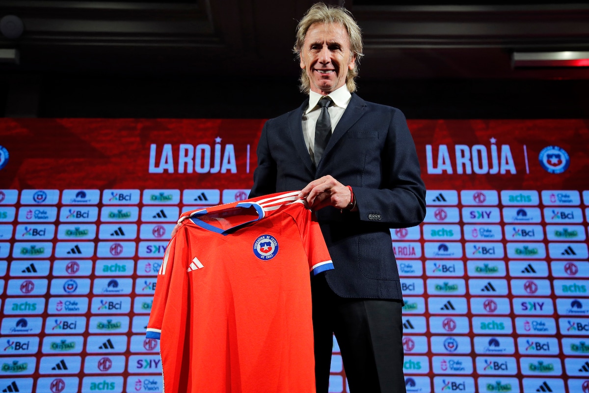 Juvenal Olmos, extécnico de Chile: “La FPF es responsable de no tener a Ricardo Gareca”. (Foto: AFP)