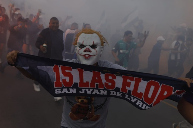 Hinchas de Alianza Lima y su aliento previo a la final con Universitario. (Foto: Julio Reaño/@Photo.gec)