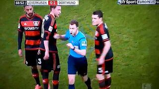 Youtube: árbitro del Dortmund-Leverkusen se fue ¡porque no le hacían caso!