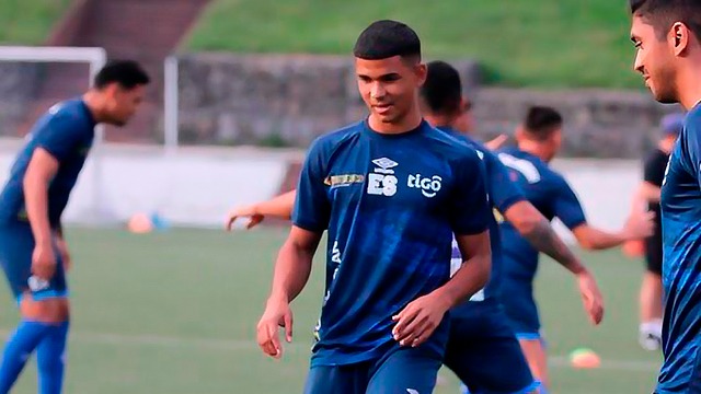 Adán Clímaco, defensa central de 23 años. (Foto: Selección de El Salvador)