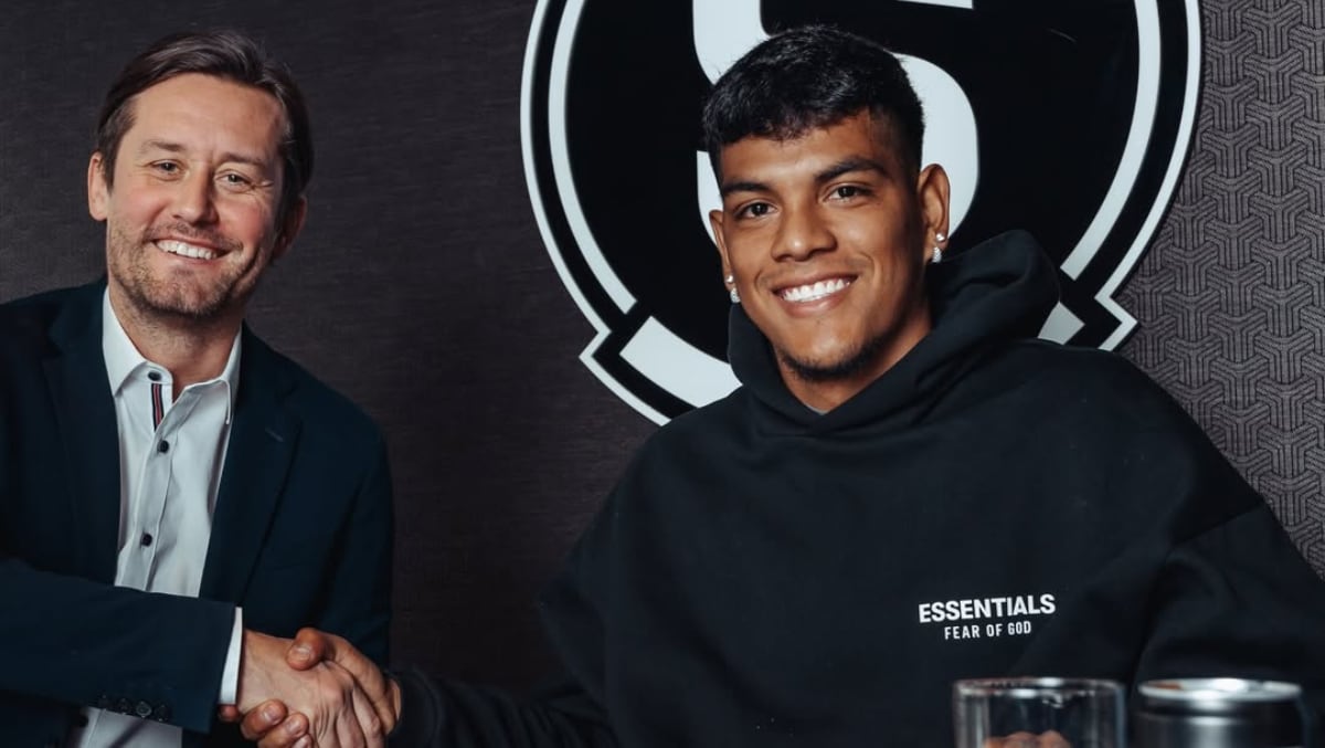 Joao Grimaldo se encontró con Tomáš Rosický en el Sparta Praga. (Foto: @@ACSparta_CZ)