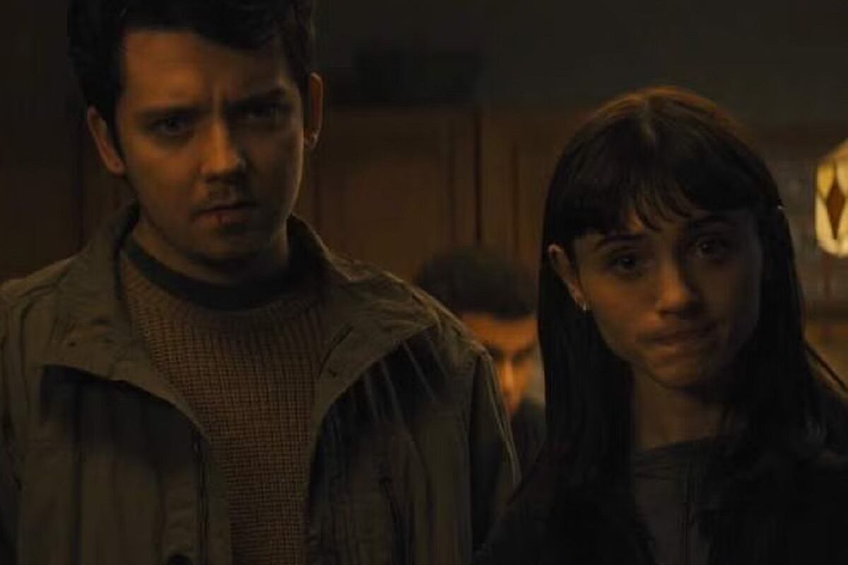 Asa Butterfield como Marcus Fletcher y Natalia Dyer como Billie Fletcher en la película de terror "All Fun and Games" (Foto: Vertical Entertainment)