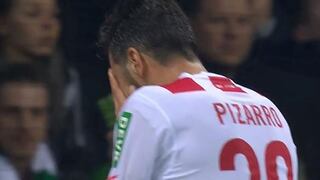 ¡Estaba solo! Claudio Pizarro metió un cabezazo y la pelota pasó cerca del palo [VIDEO]