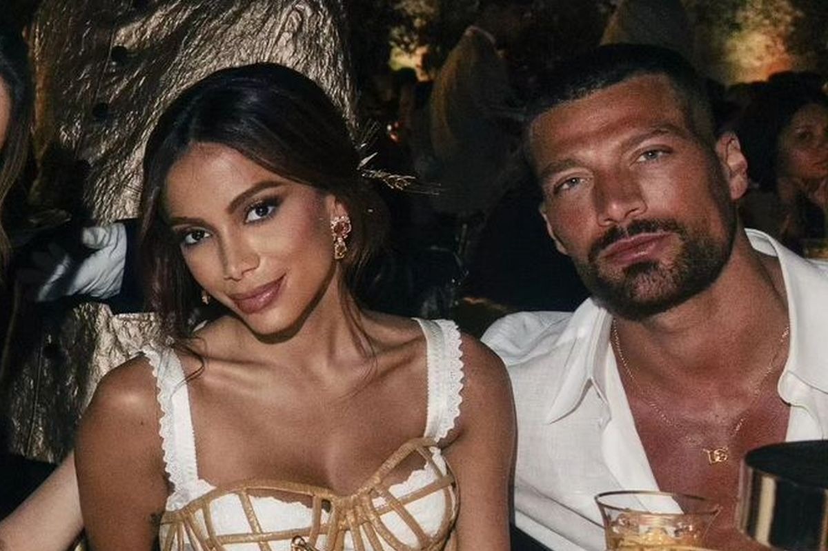La cantante y el actor se muestran muy cariñosos en varias de sus publicaciones (Foto: Anitta y Simone Sussina / Instagram)
