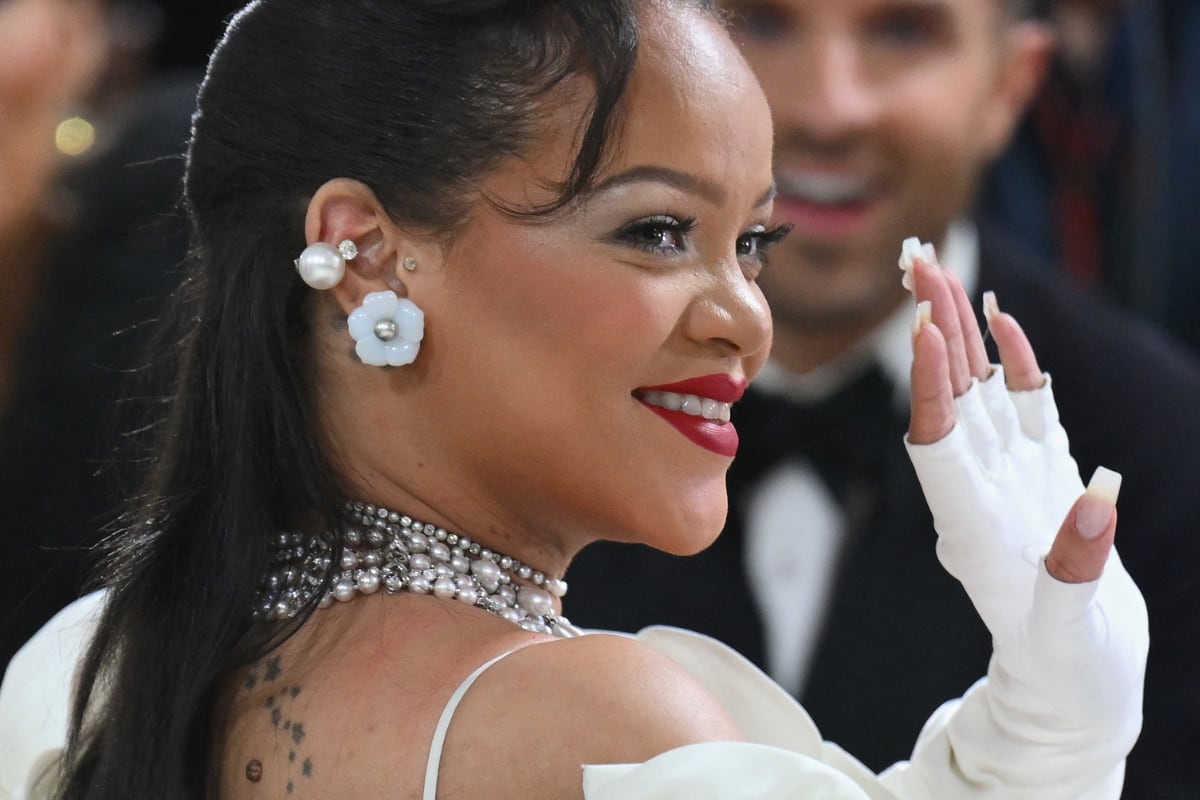 Rihanna ofreció un concierto en una boda en la India y las imágenes se volvieron virales en las redes sociales. (Foto: ANGELA WEISS / AFP).