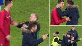 Mal gesto de Cristiano Ronaldo con aficionados que invadieron el campo por un abrazo [VIDEO]