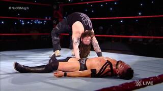 ¿Una nueva víctima? Bray Wyatt atacó a Finn Bálor durante su combate en RAW [VIDEO]