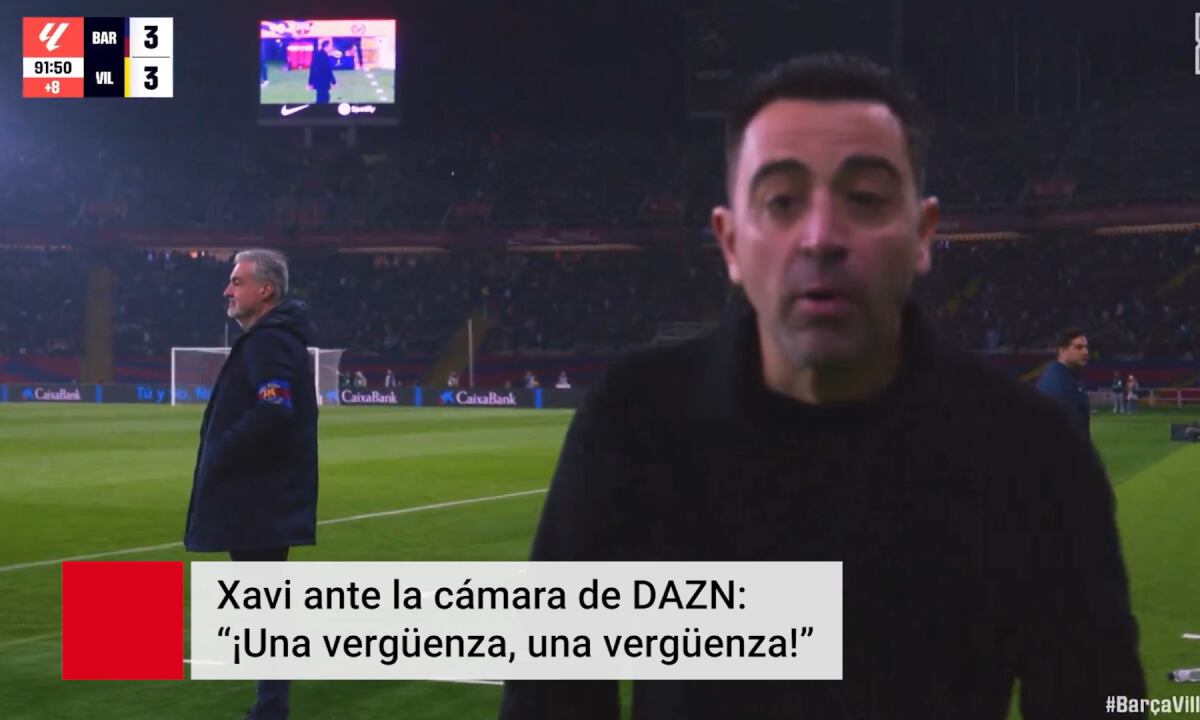 Xavi Hernández se mostró fastidiado tras el penal anulado al Barcelona. (Foto: DAZN)