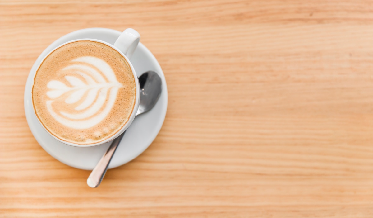 Flat white: ¿qué es, cómo se prepara y en qué se diferencia del Latte o Cappuccino? (Foto: Freepik).