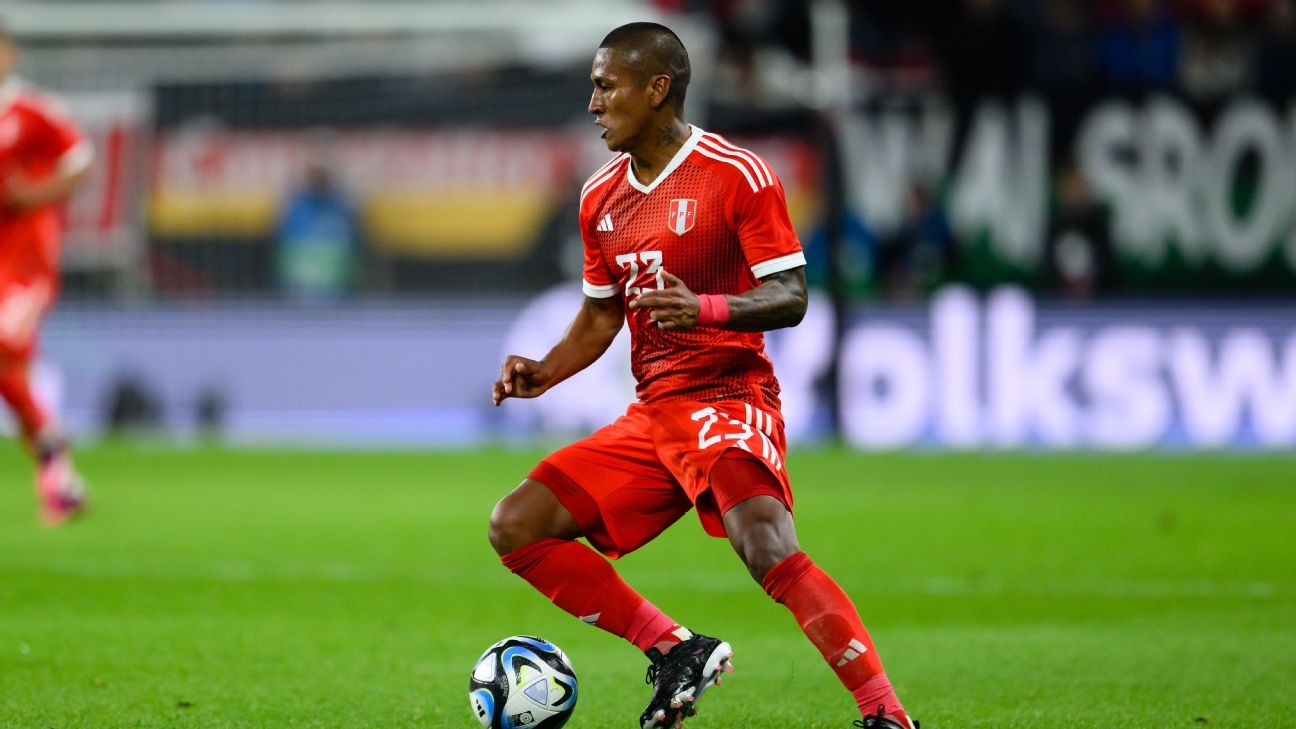 Pedro Aquino tiene grandes chances de arrancar ante Colombia. (Foto: FPF)