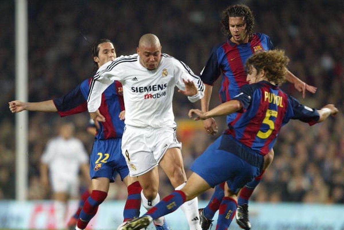 Real Madrid le sacó 22 puntos al Barcelona en la temporada 2002-03 para coronarse campeón de LaLiga. (Foto: Getty Images)