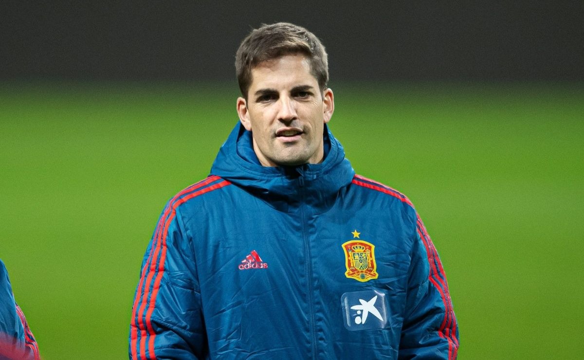 El DT español, Robert Moreno, no llegará al América de México.