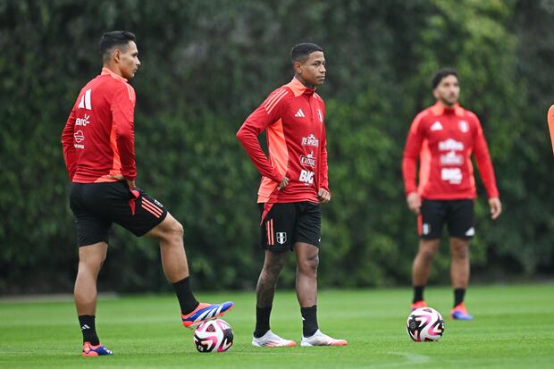 La Selección Peruana entrena en Videna, previo a los duelos ante Colombia y Ecuador por Eliminatorias al Mundial 2026. (Foto: FPF)