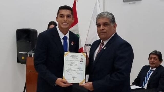 ¡Un peruano más! Kevin Serna juramentó y no ocupará plaza de extranjero en Alianza Lima