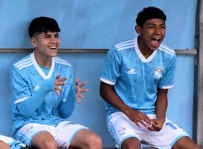 Thierry Zidane Pérez y Maxloren Castro en las divisiones menores de S. Cristal. (Foto: Difusión)