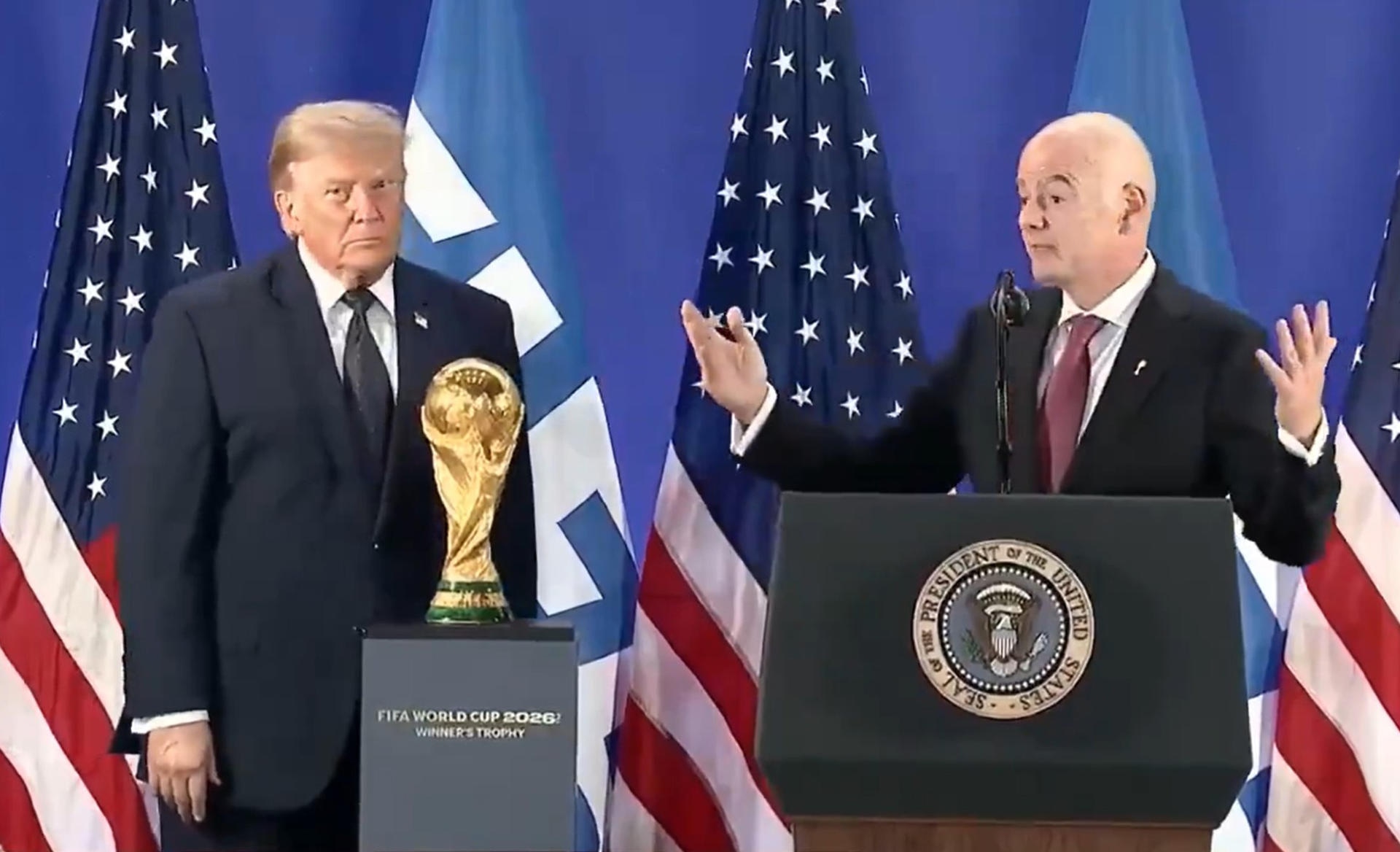 ¡Antes de la final! Trump felicitó a Tapia por Argentina y lanzó una curiosa pregunta sobre Messi (Foto: EFE)