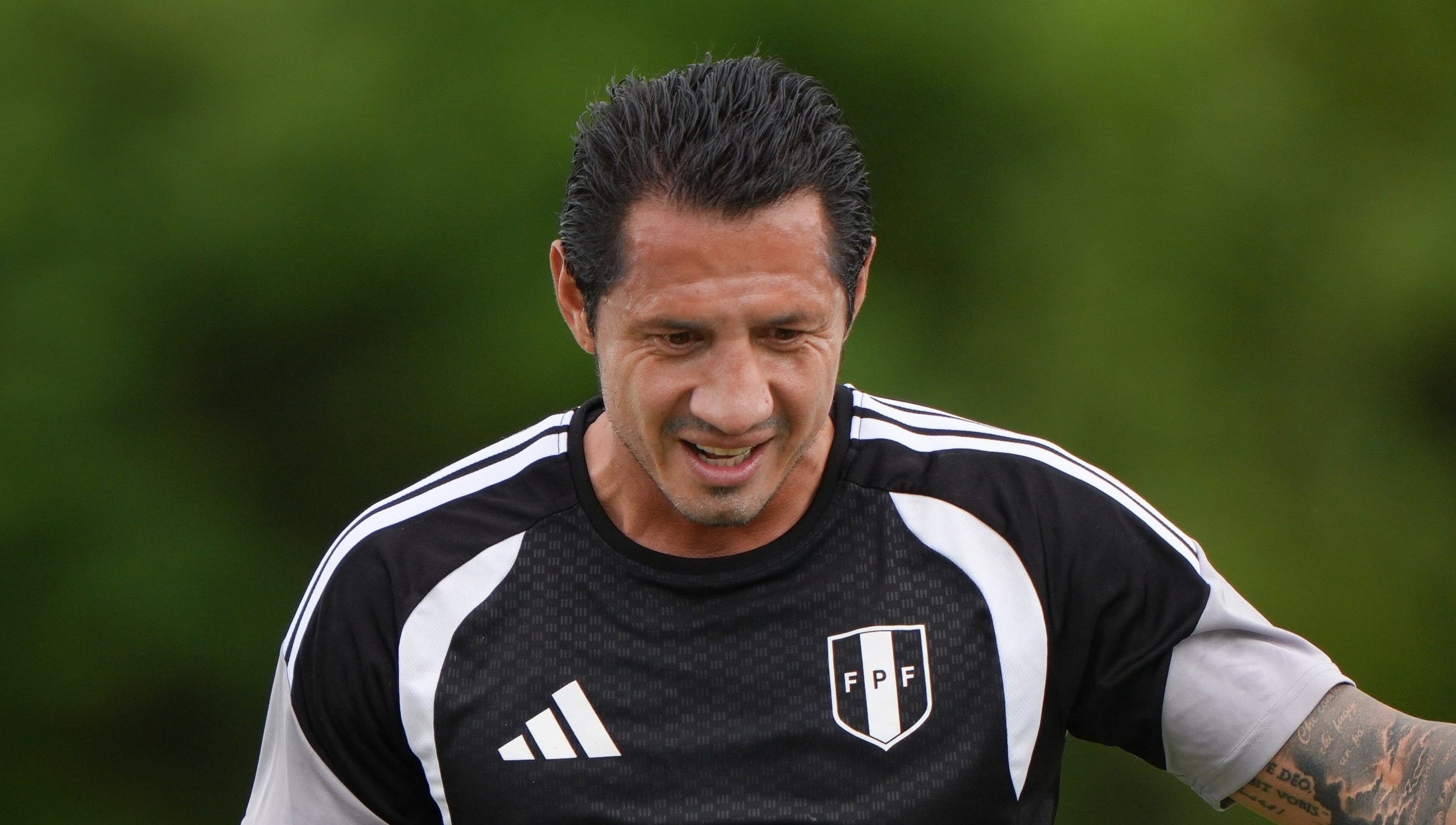 Gianluca Lapadula en los entrenamientos de la Selección Peruana. (Foto: FPF)