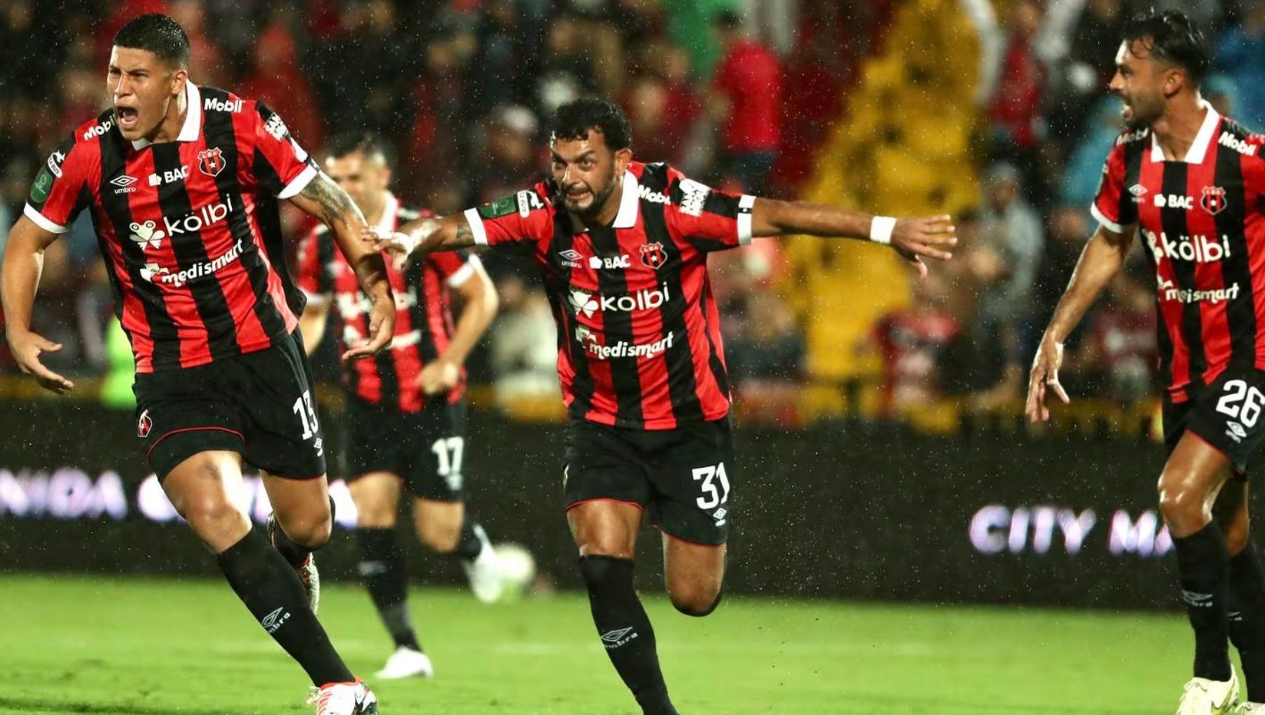 ¿Dónde y cómo mirar, Herediano vs, LDA Alajuelense en vivo? Sigue la transmisión de FUTV en directo este 2 de diciembre. (Foto: AFP)