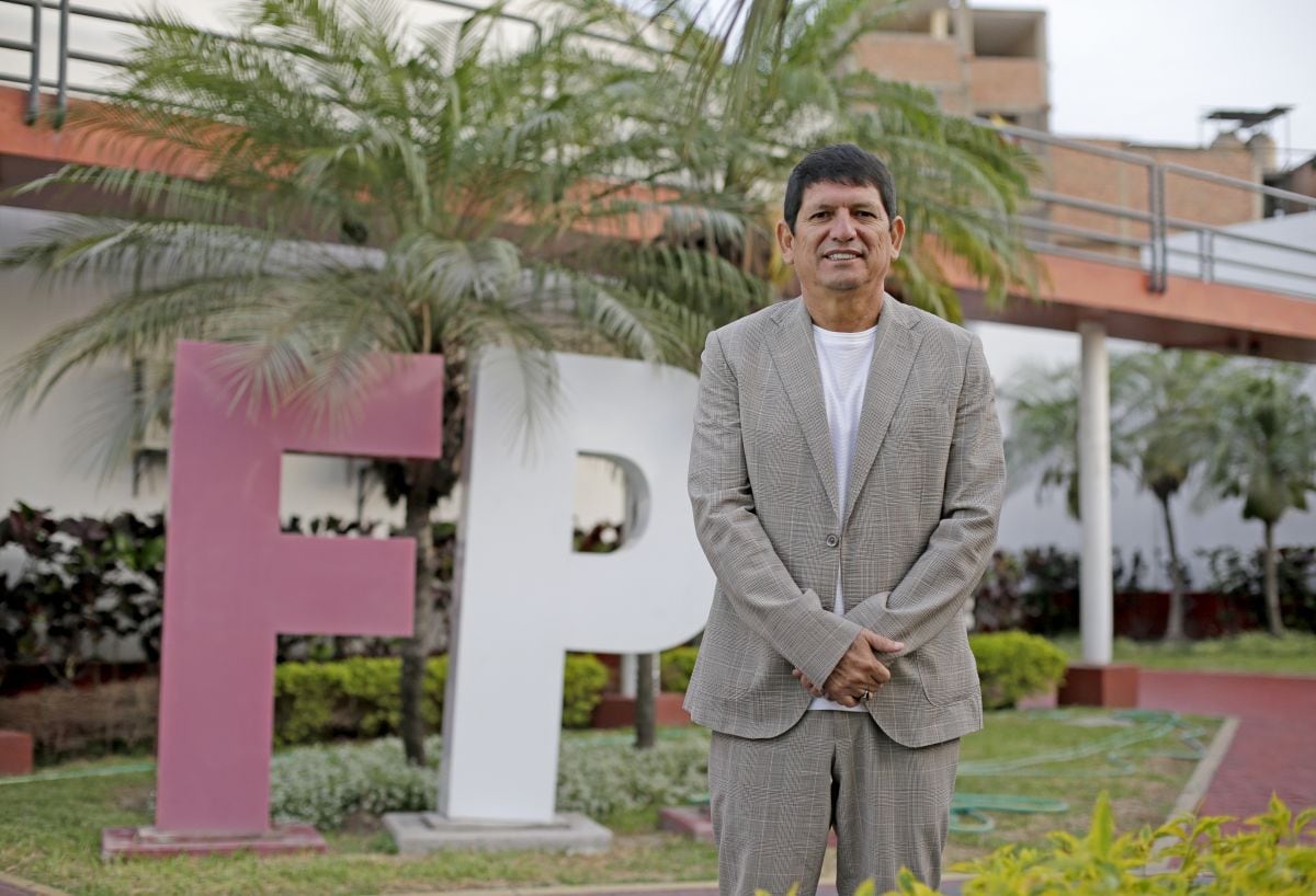 Agustín Lozano habría repuesto a su hermano Alberto al equipo arbitral pese a que fue separado por la gestión anterior, según Chappell. | César Bueno - GEC