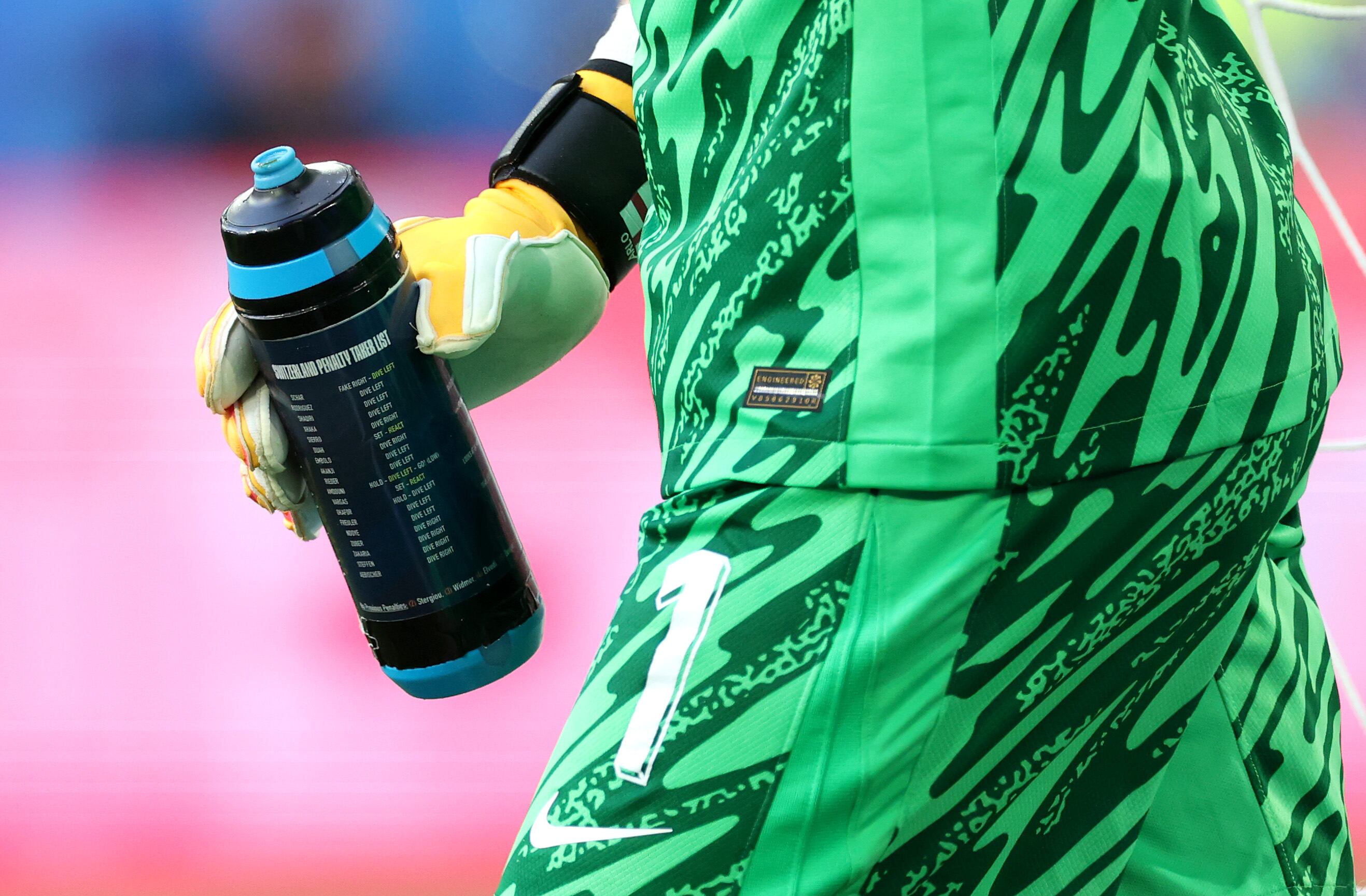 Jordan Pickfrod fue la figura de Inglaterra vs. Suiza. (Foto: Getty Images)