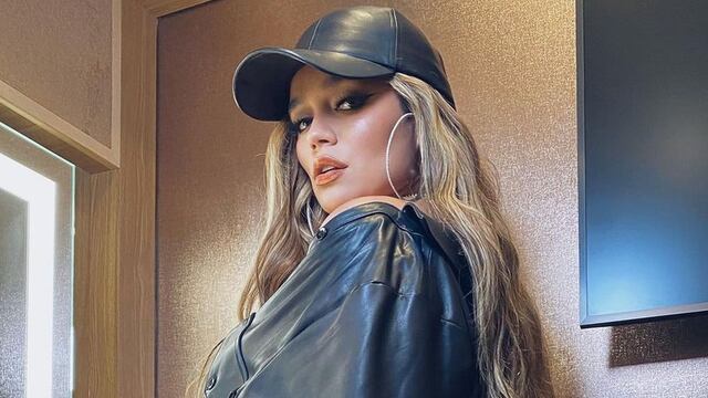 Karol G sigue cosechando éxitos gracias a “Bichota” y recibió Disco de Oro en Colombia 