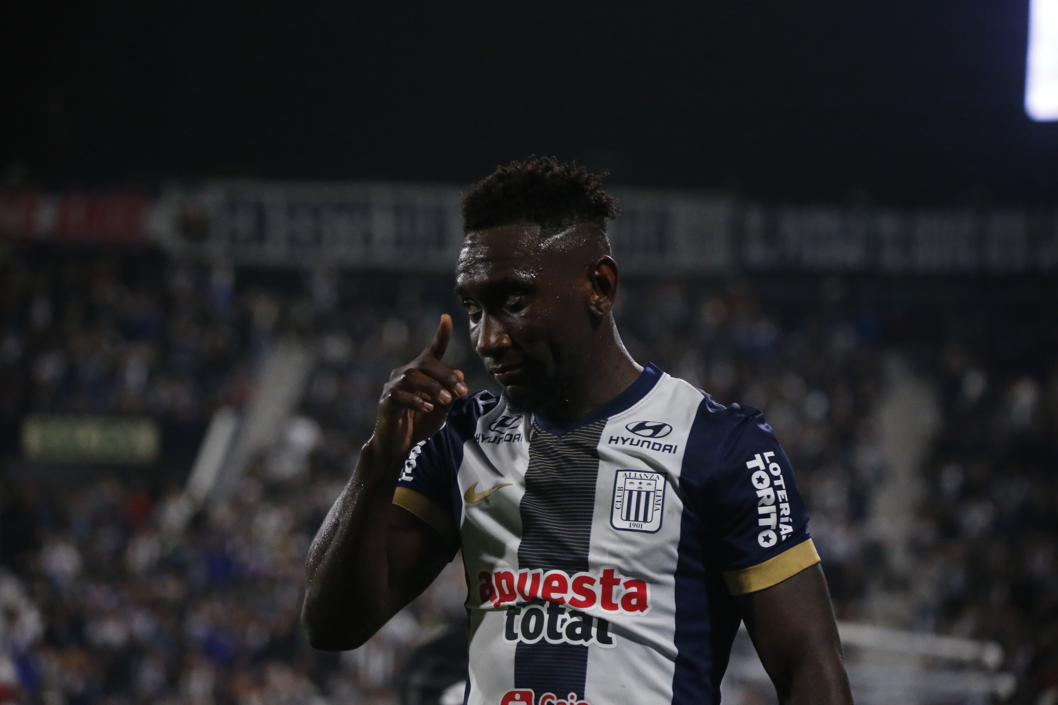 Eryc Castillo sigue en deuda en su rendimiento. (Foto: GEC)