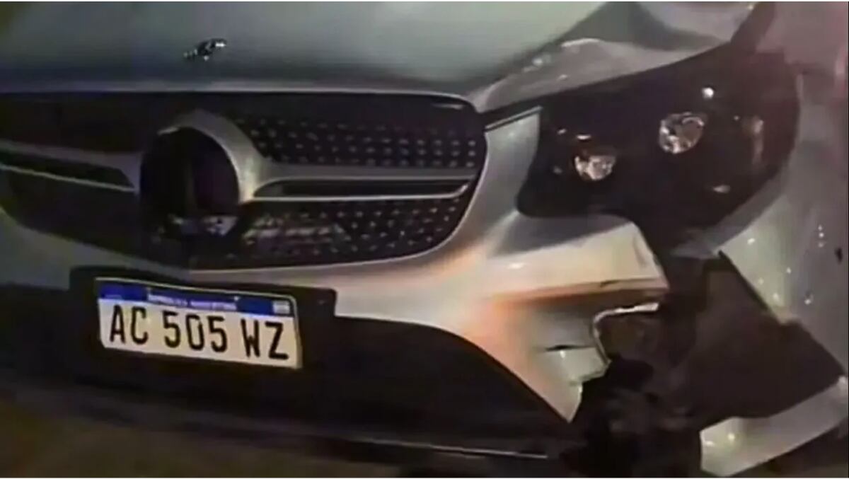 Así quedó el auto de Luis Advíncula tras el impacto | FOTO: Infobae