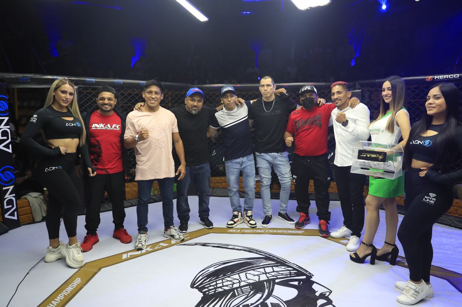 Foto de los homenajeados en el Inka FC 37, de izquierda a derecha, 'Pequeño' Nogueira, Enrique Barzola, Iván Iberico, Kevin Borjas, Jesús Pinedo, Héctor Iberico y Daniel Marcos. (Inka FC)