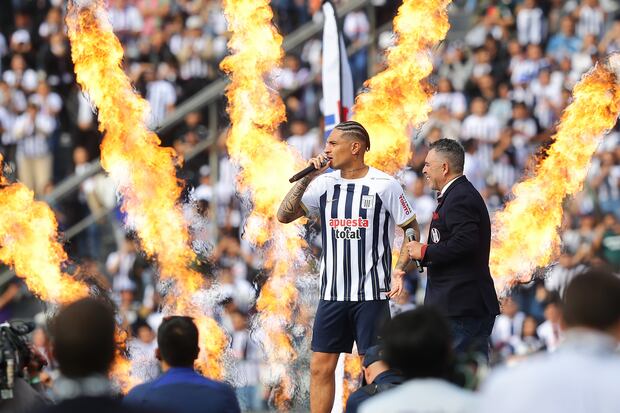 Paolo Guerrero es presentado en Alianza Lima. Fotos Jesús Saucedo/@photo.geg