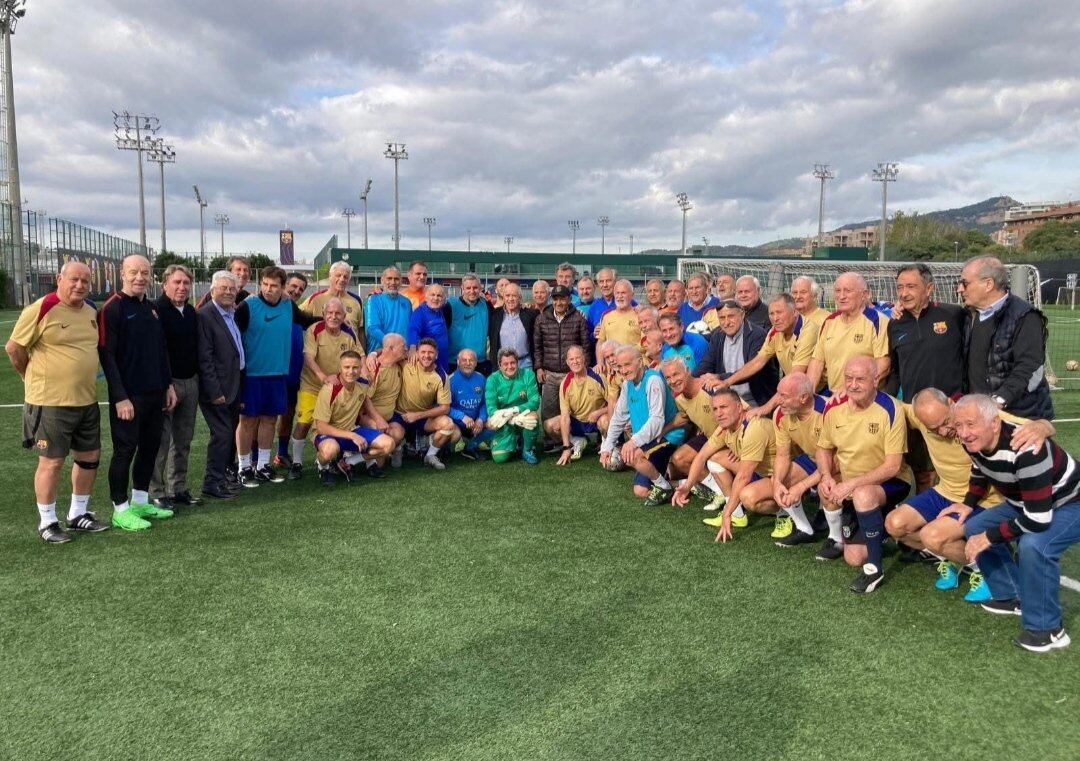 Hugo Sotil y otras leyendas del FC Barcelona. (Foto: FC Barcelona)