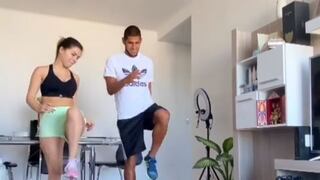 Luis Abram la hace de ‘coach’ y entrena junto a su esposa en la cuarentena por el coronavirus [VIDEO]
