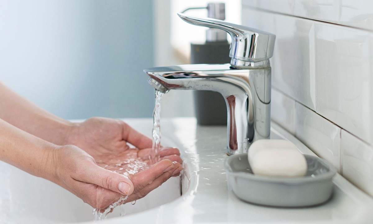 Conoce en la nota a qué hora regresará el agua a tu distrito. (Foto: Freepik)