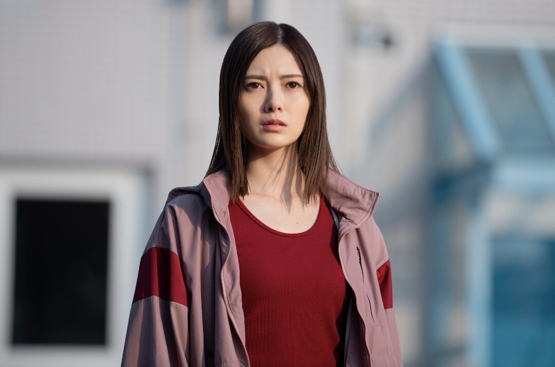 Shizuka Mikazuki (Mai Shiraishi) es una de las amigas de Akira, que lo ayuda a cumplir su lista en “Zom 100: Cien cosas que quiero hacer antes de convertirme en zombi” (Foto: Netflix)