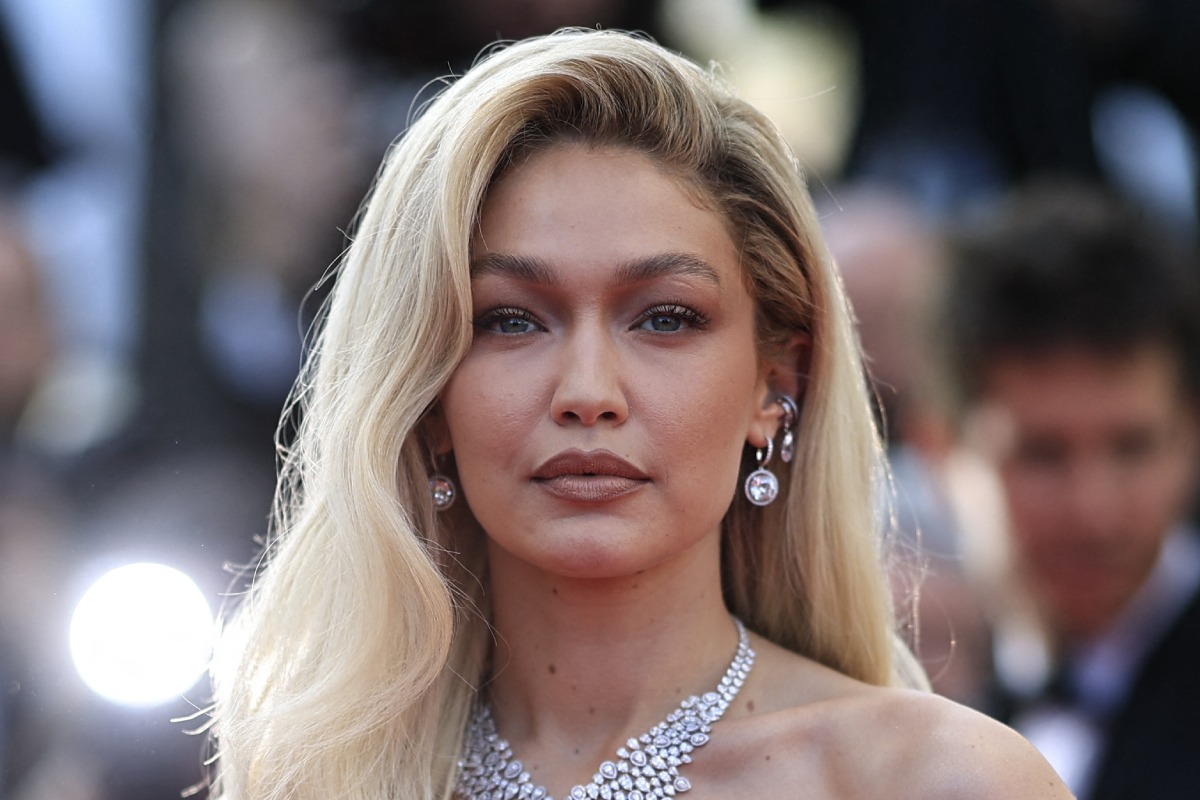 Gigi Hadid empezó con pie izquierdo sus vacaciones en las Islas Caimán, pues fue detenida por las autoridades locales (Foto: AFP)