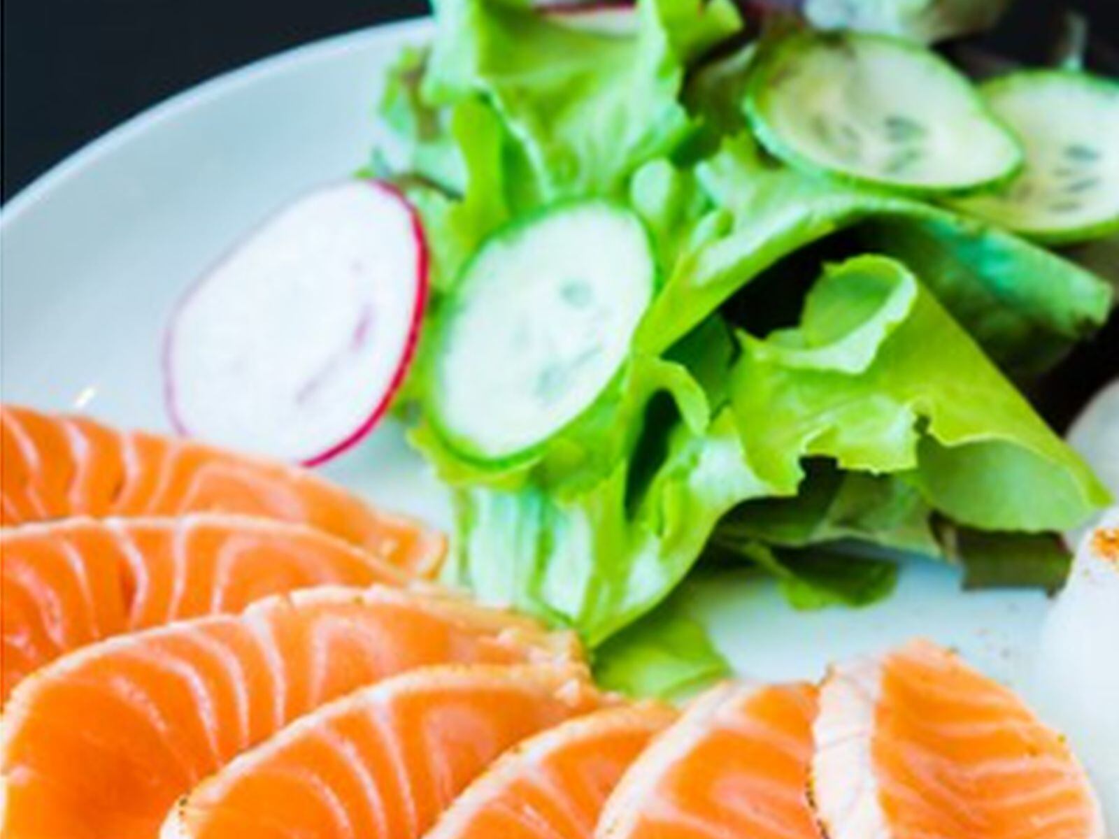 Esta imagen muestra algunos alimentos que se deben comer al menos 2 veces a la semana para tener una piel muy saludable. (Foto: lifeforstock / Freepik)