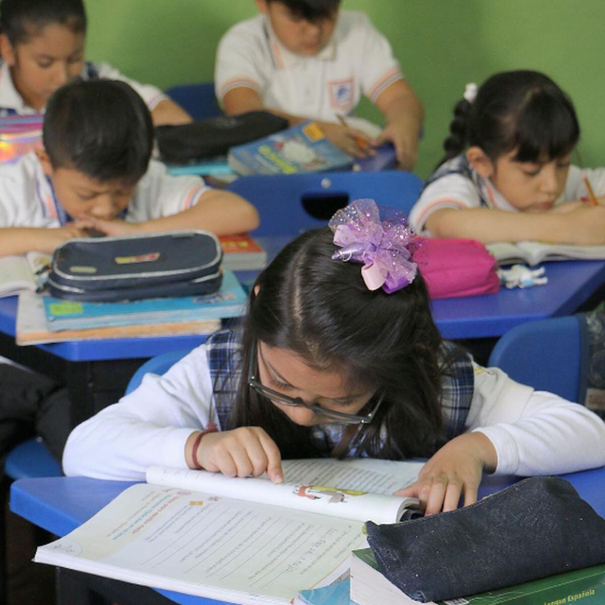 Alumnos de primaria en su aula de clases (Foto: Secretaría de Educación Pública MX)