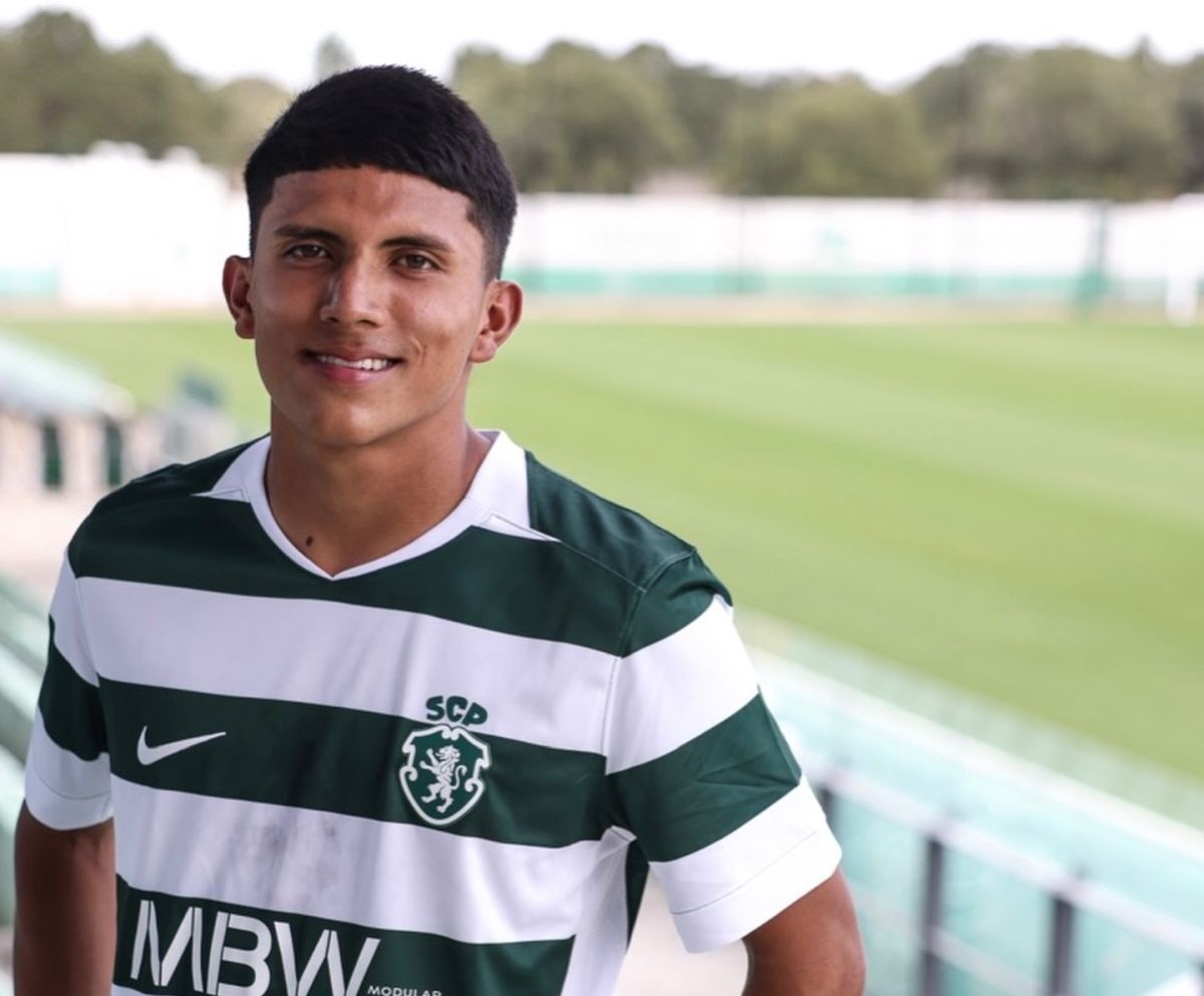 ¡Del Monumental a Lisboa! Sebastián Osorio ya posa con la camiseta del Sporting (Foto: Prensa Lisboa)