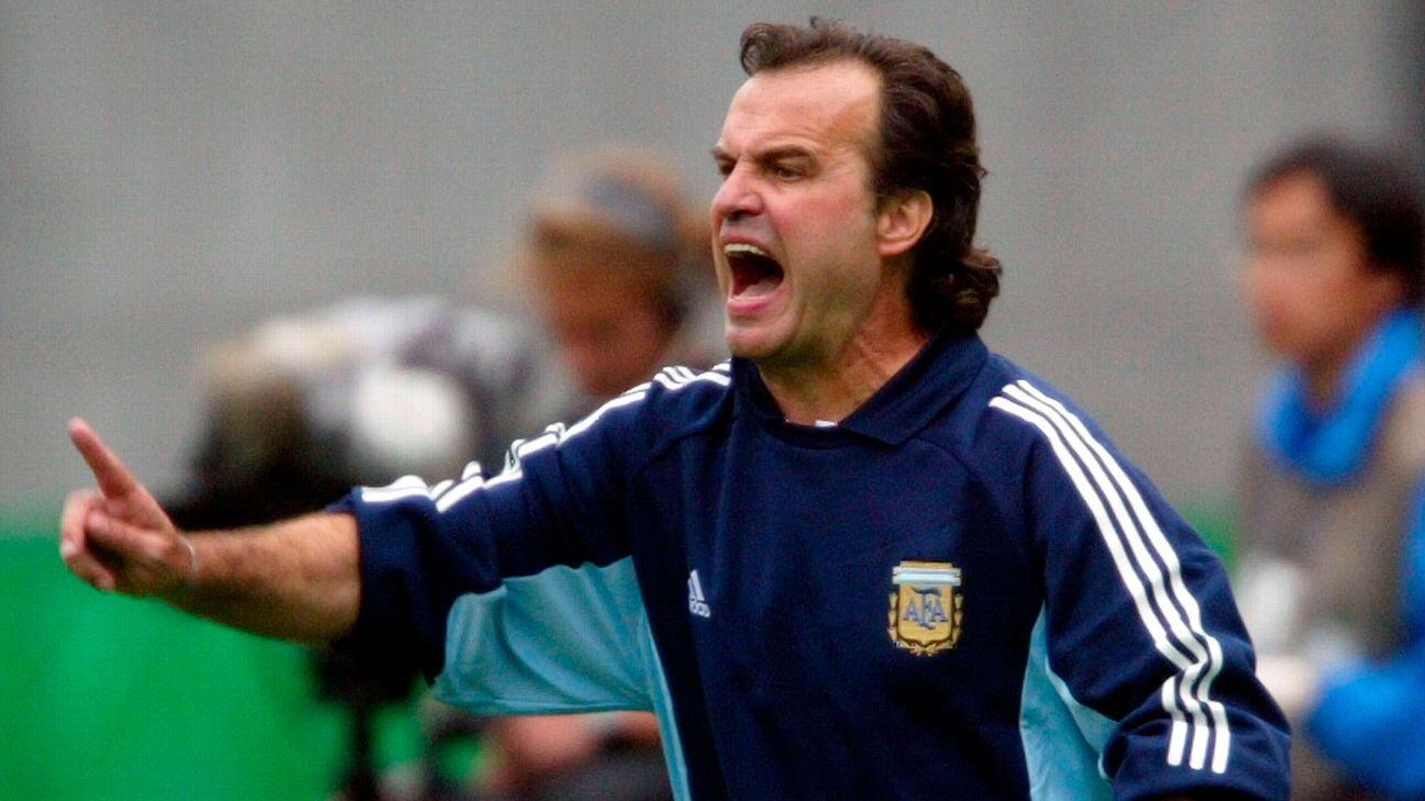 Marcelo Bielsa dirigió a la 'Albiceleste' entre 1998 y 2004. (Foto: Getty Images)