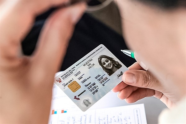 Conoce cuál es el paso a paso a seguir para obtener un DNI electrónico en Perú, y qué requisitos solicita el Reniec para tramitarlo por primera vez. (Foto: El Peruano)