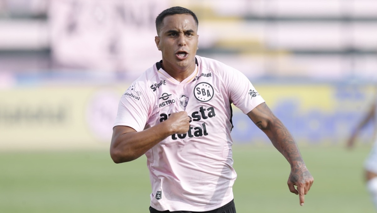 Jesús Barco marcó dos goles en el duelo entre Sport Boys y The Strongest. (Foto: Violeta Ayasta / GEC)