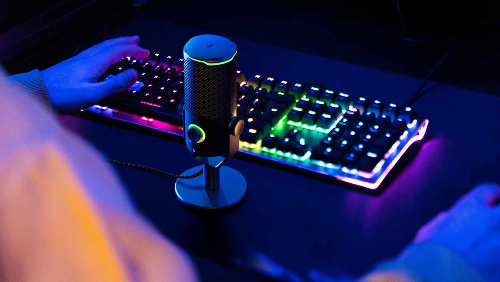 Revisa la ficha técnica de cada micrófono según las necesidades de grabación (JBL)