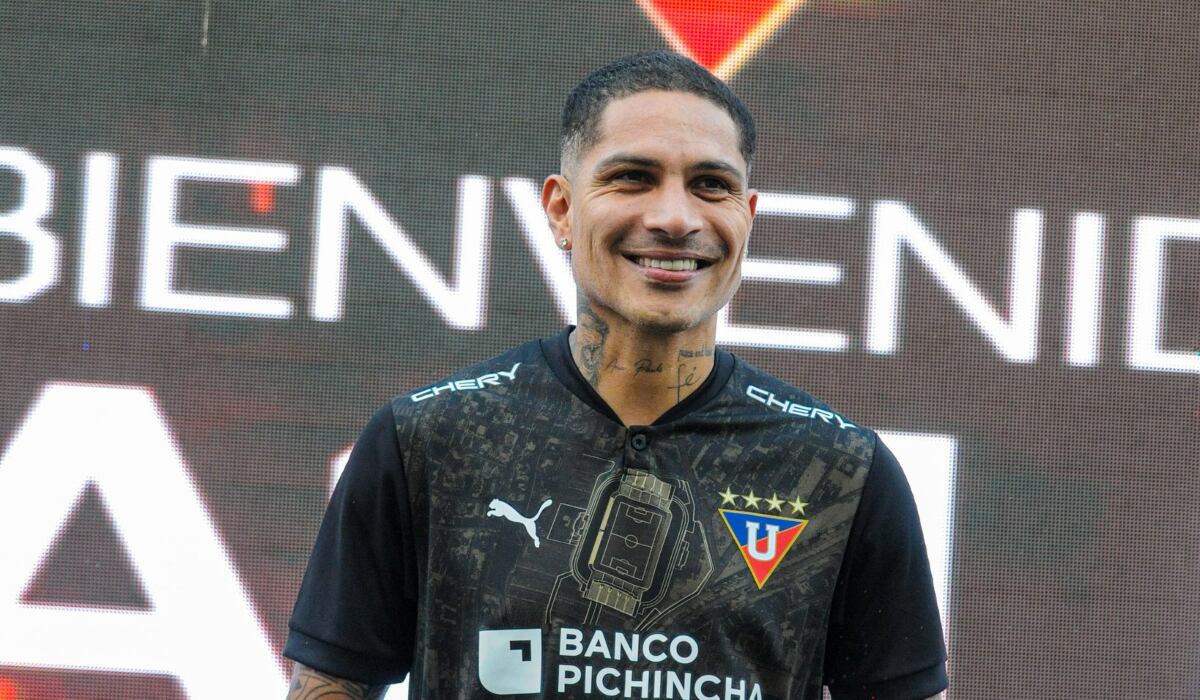 Paolo Guerrero fue presentado como jugador de la Liga de Quito. (Foto: LDU)