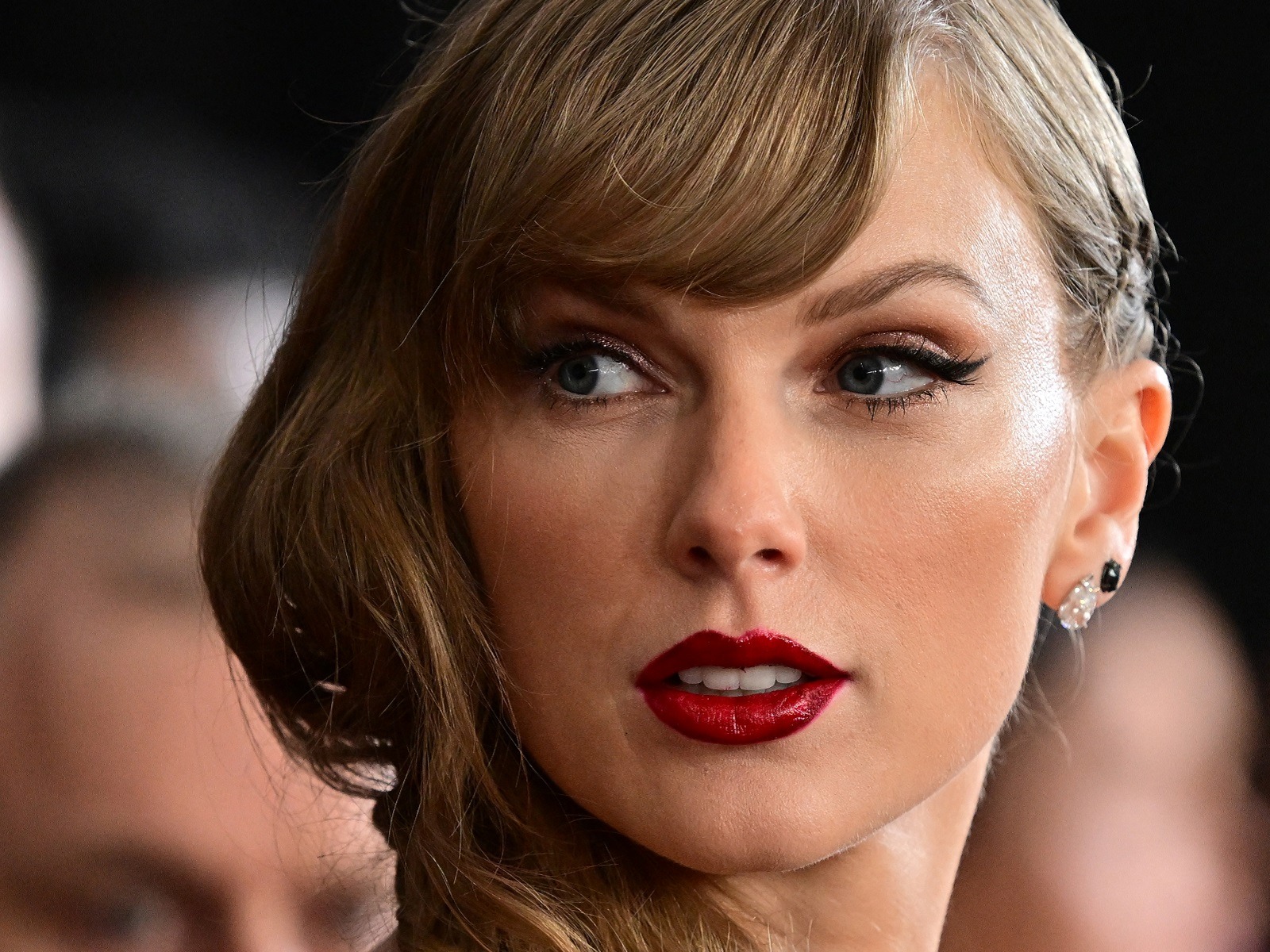 Taylor Swift encabeza la lista de las celebridades que son fanáticas del equipo Kansas City Chiefs (Foto: Robyn Beck / AFP)