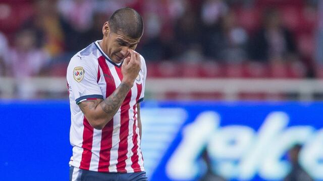 Carlos Salcido dejó concentración de Chivas antes de jugar ante Toluca
