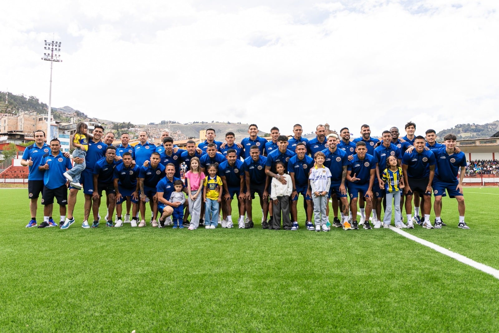 Plantel 2026 de FC Cajamarca para su debut en la Liga 1. (Foto: FC Cajamarca)