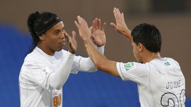 Ronaldinho anuncia su llegada a Perú con una sorpresa para los hinchas