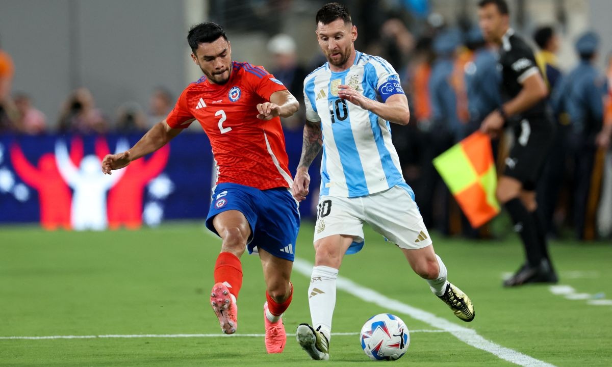 Así fue el minuto a minuto del partido entre Argentina y Chile por Copa América 2024. (Photo by CHARLY TRIBALLEAU / AFP)