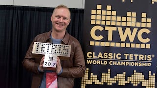 Campeón indiscutible: Jonas Neubauer alza de nuevo la copa del Mundial de Tetris Clásico