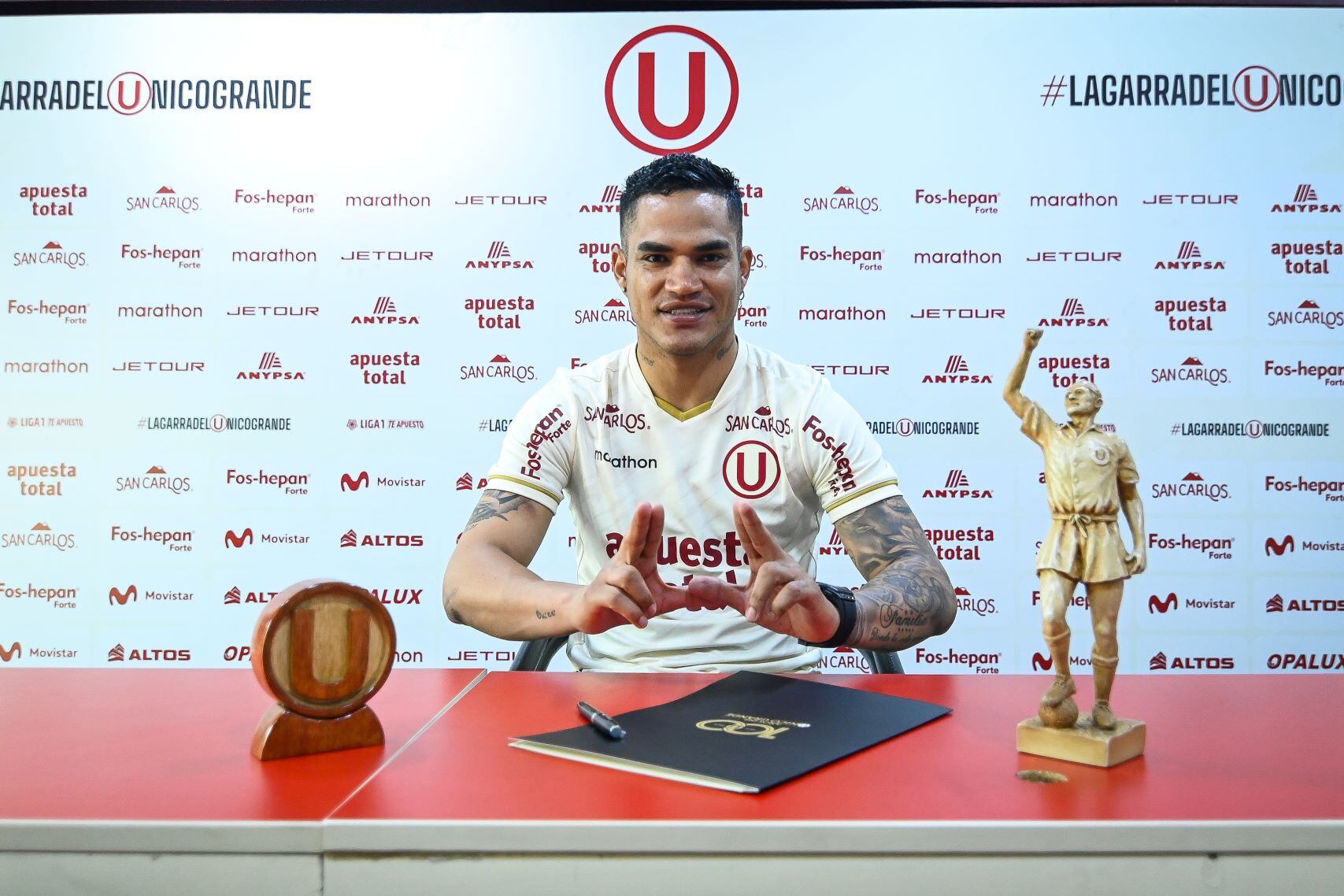 Universitario le dio la bienvenida a Anderson Santamaría por todo el 2025.