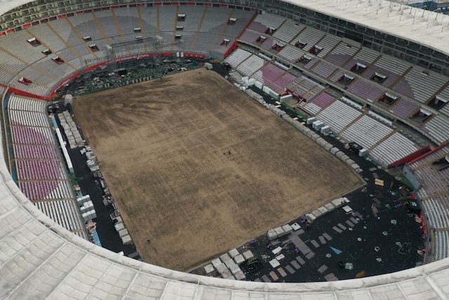 Las lamentables condiciones en las que se encuentra el gramado del Estadio Nacional. (Foto: Julio Reaño / GEC)